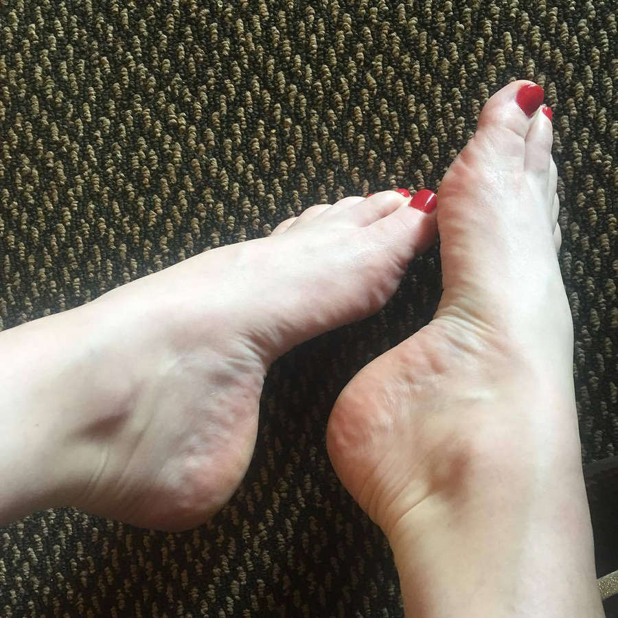 Julie Simone Feet