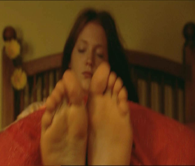 Olivia Hallinan Feet