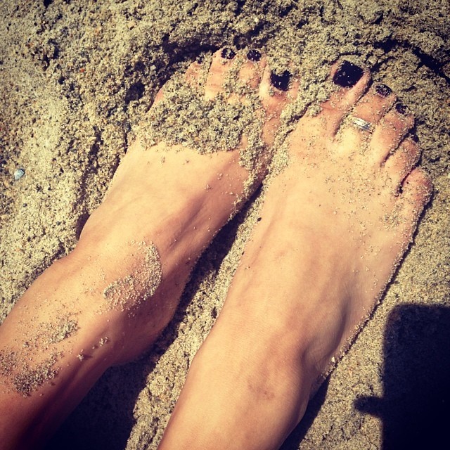 Samantha Logan Feet