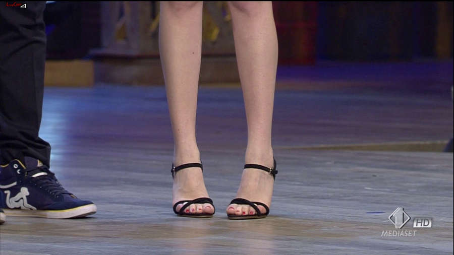 Diana Del Bufalo Feet