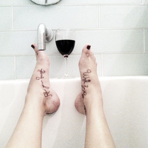 Kristen Renton Feet