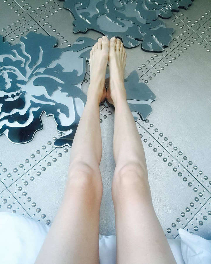 Tara Stiles Feet
