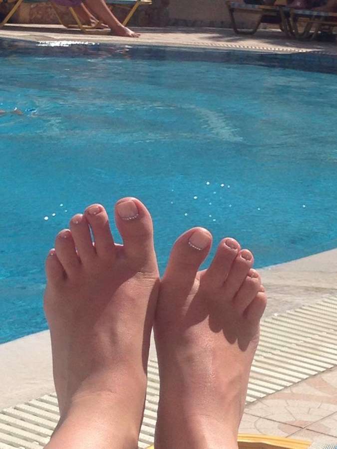 Cristina Dochianu Feet