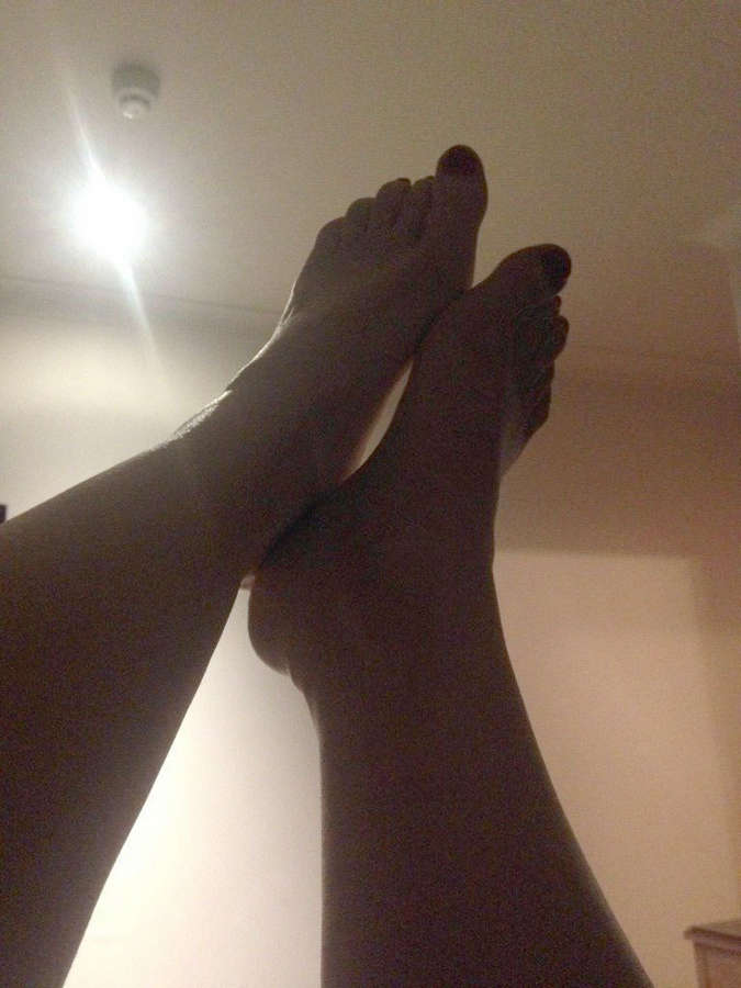 Alexandra Sim Wise Feet