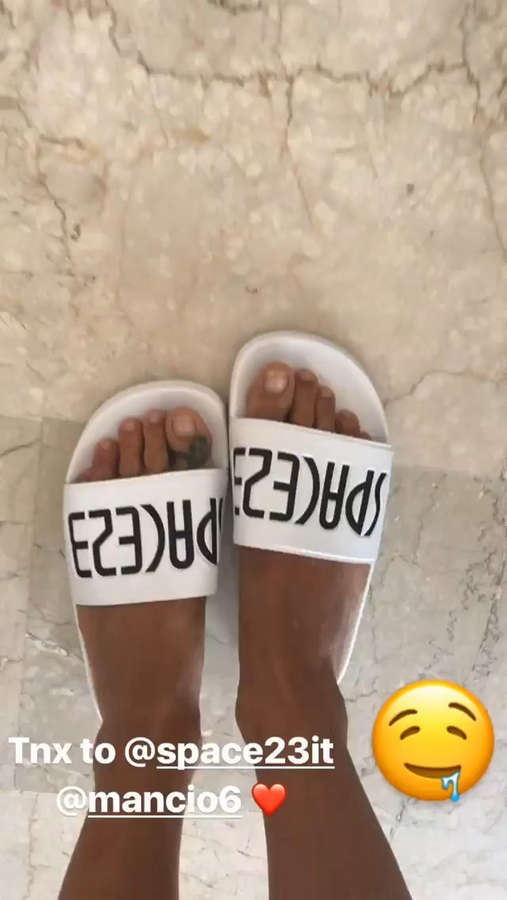Nina Zilli Feet