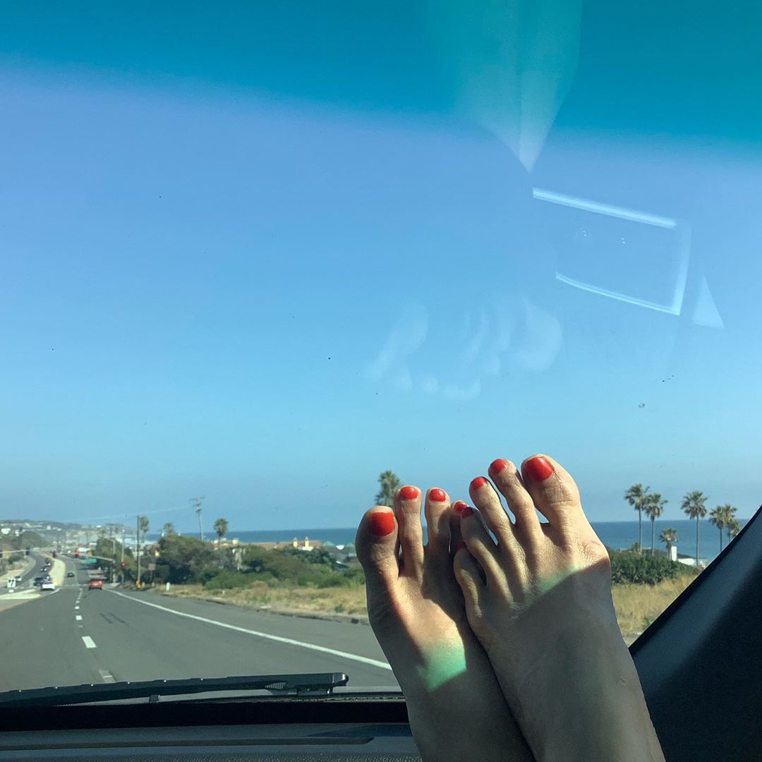 Katherine LaNasa Feet