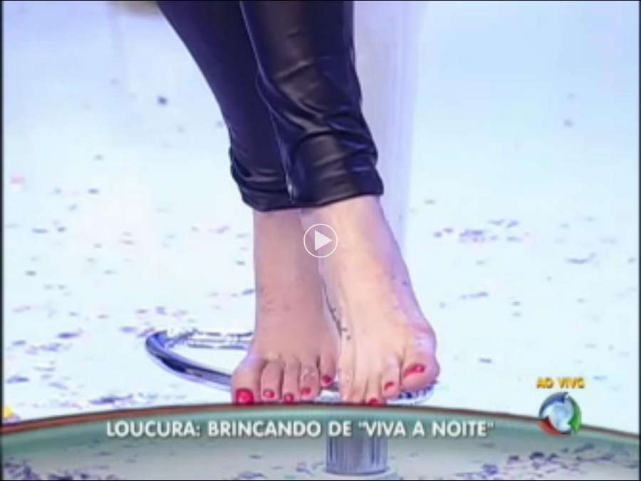 Juliane Trevisol Feet