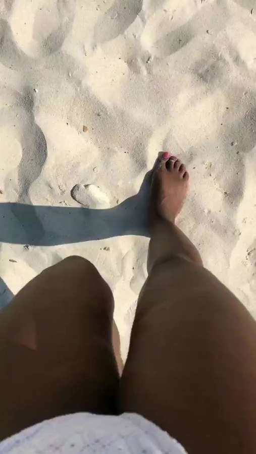 Jasmine Sendar Feet