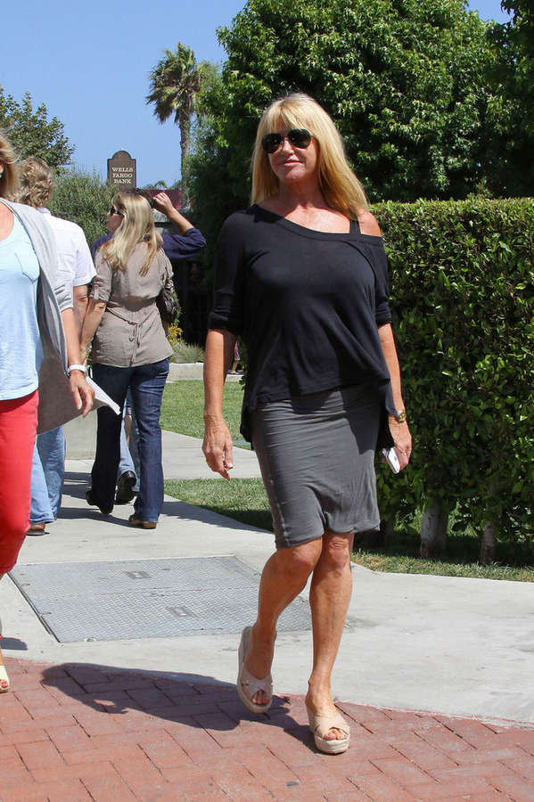 Suzanne Somers Feet