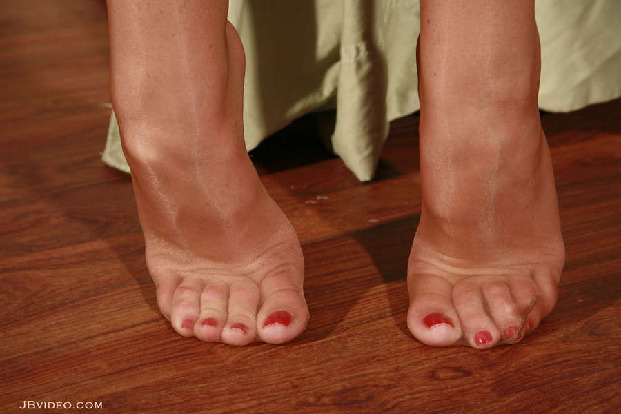 Valerie Luxe Feet
