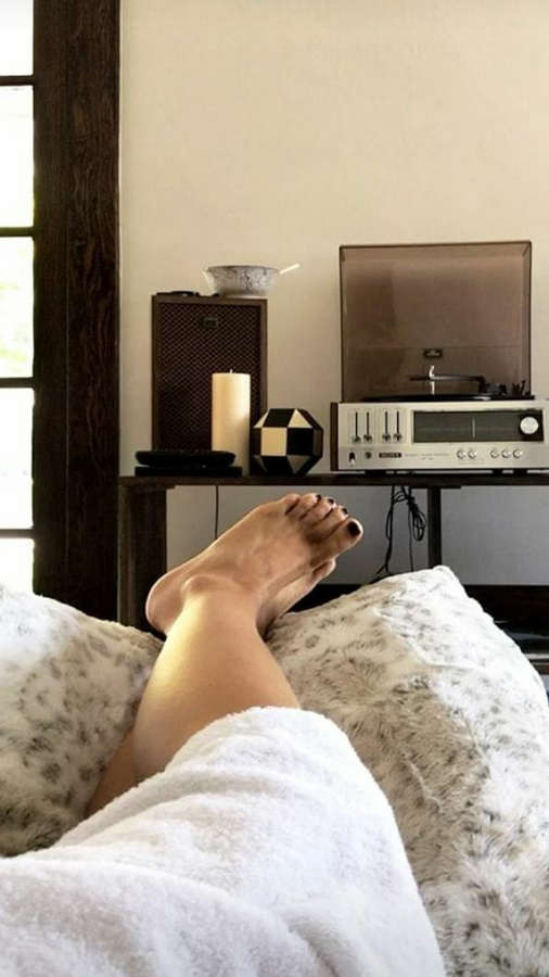 Lennon Stella Feet