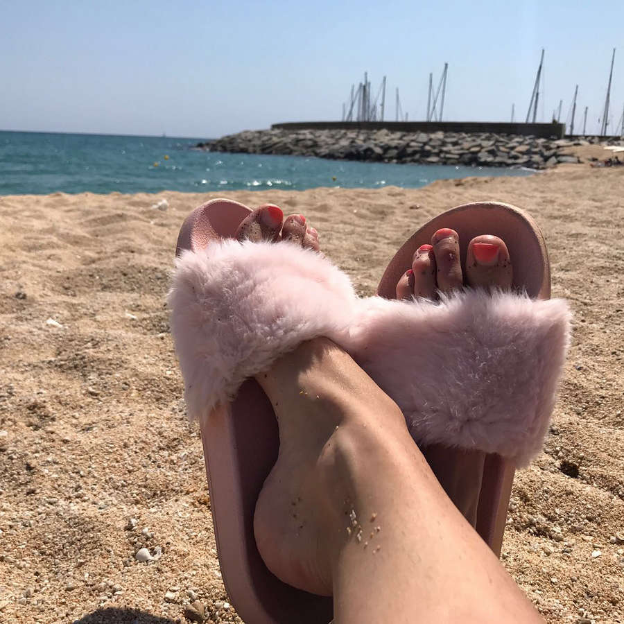 Maria Lapiedra Feet