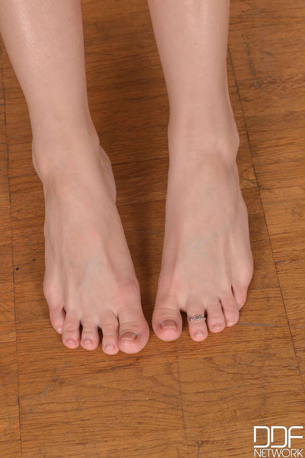 Taissia Shanti Feet