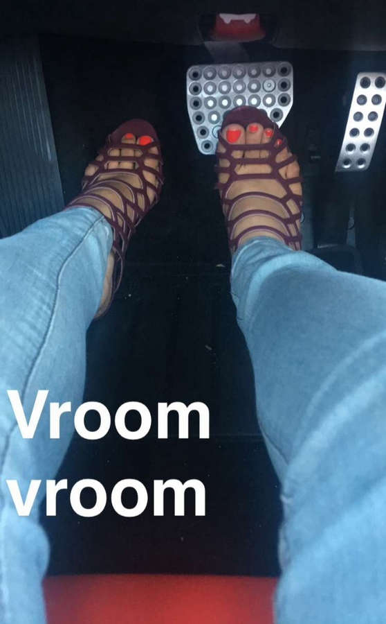 Tinashe Feet