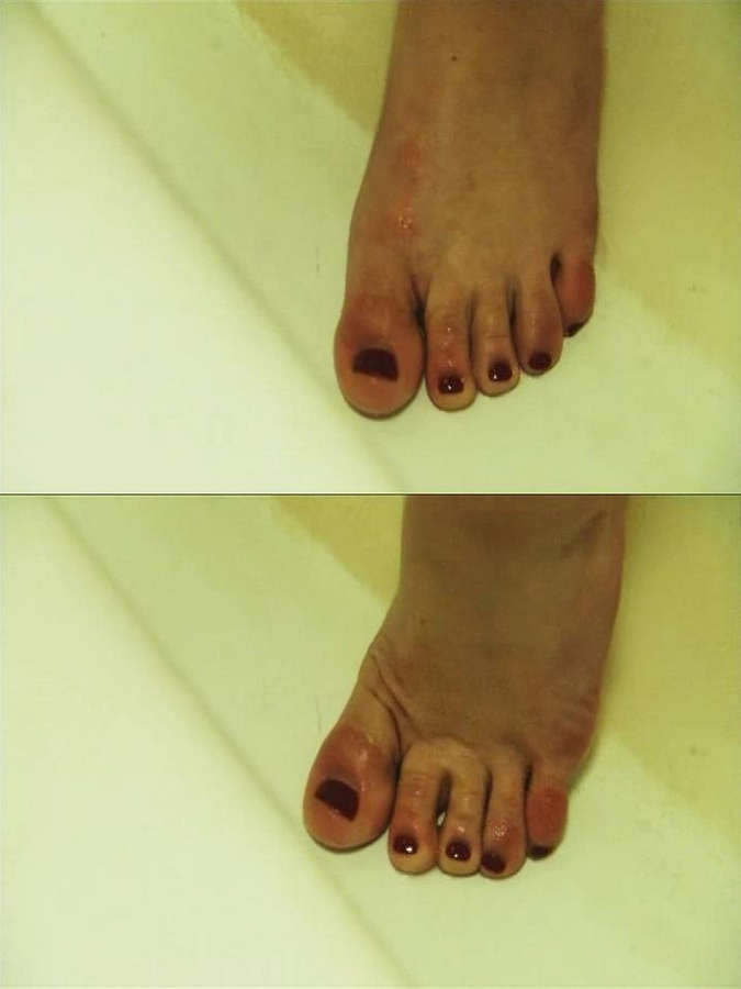 Anna Chlumsky Feet