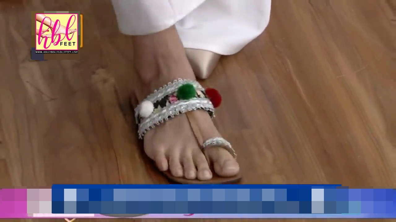 Nida Yasir Feet