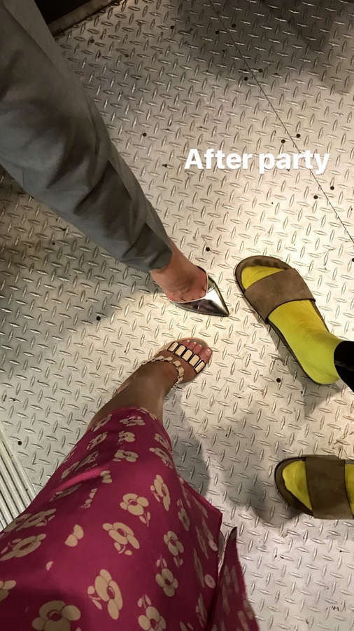Alycia Debnam Carey Feet