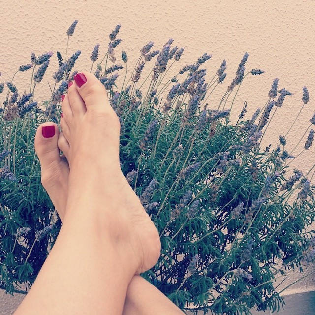 Tania Oliveira Feet