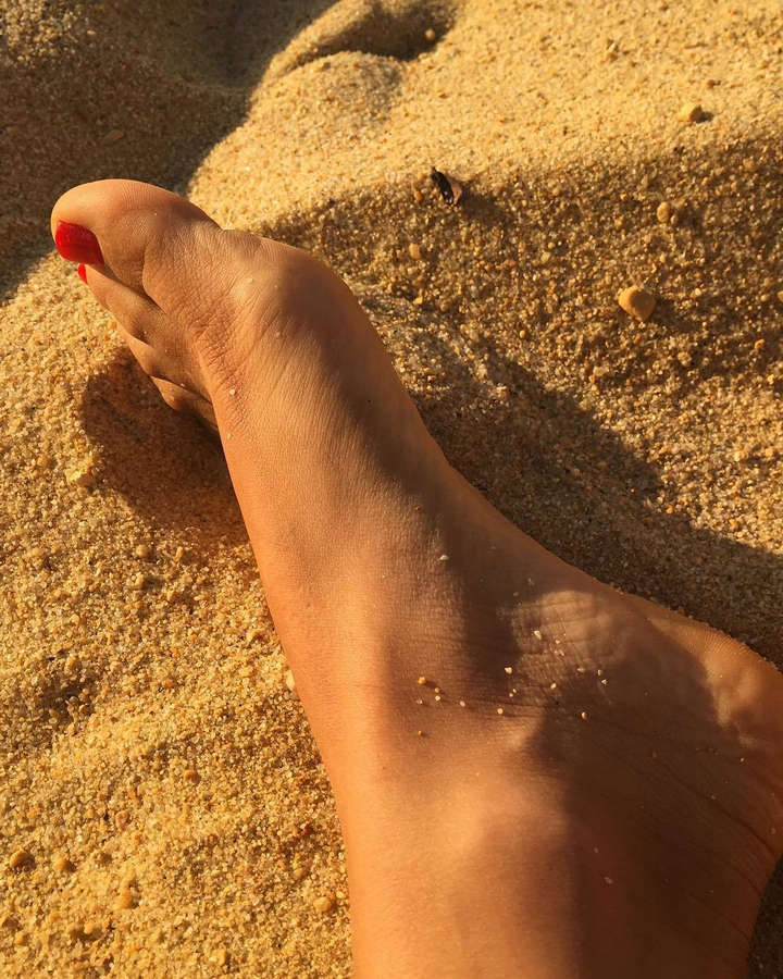 Melania Gomes Feet