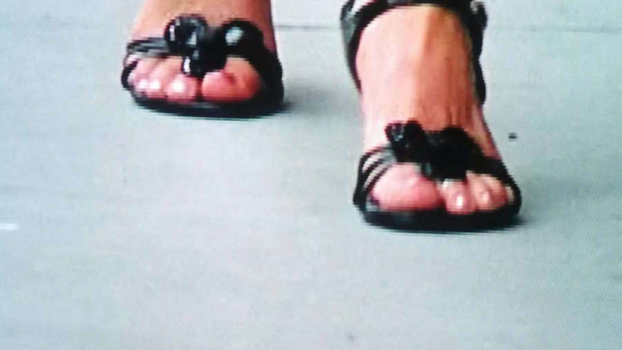 Beverly Lynne Feet