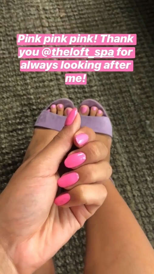 Zoe Brown Feet