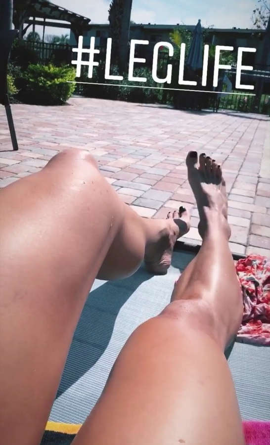 Jessie Elaban Feet