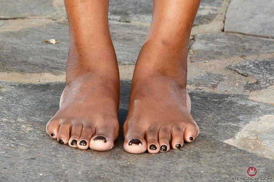 Yara Skye Feet