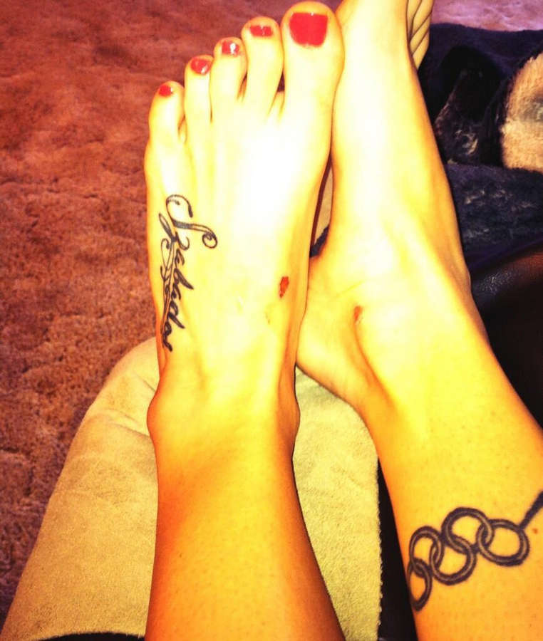 Shannon Szabados Feet