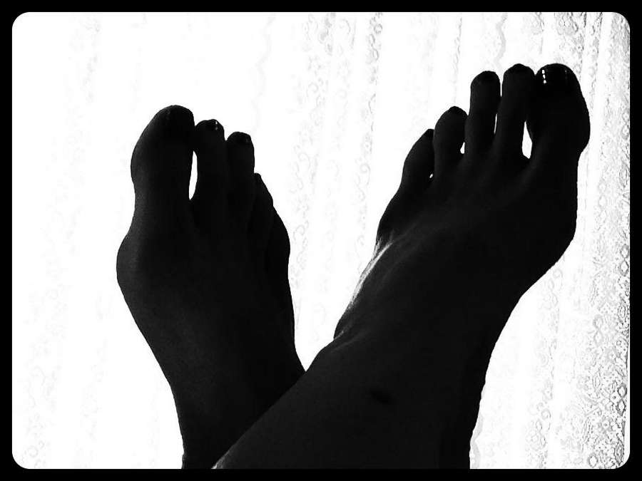 Bonnie Gillespie Feet
