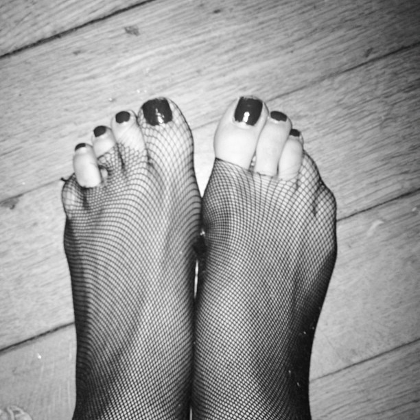 Bonnie Strange Feet