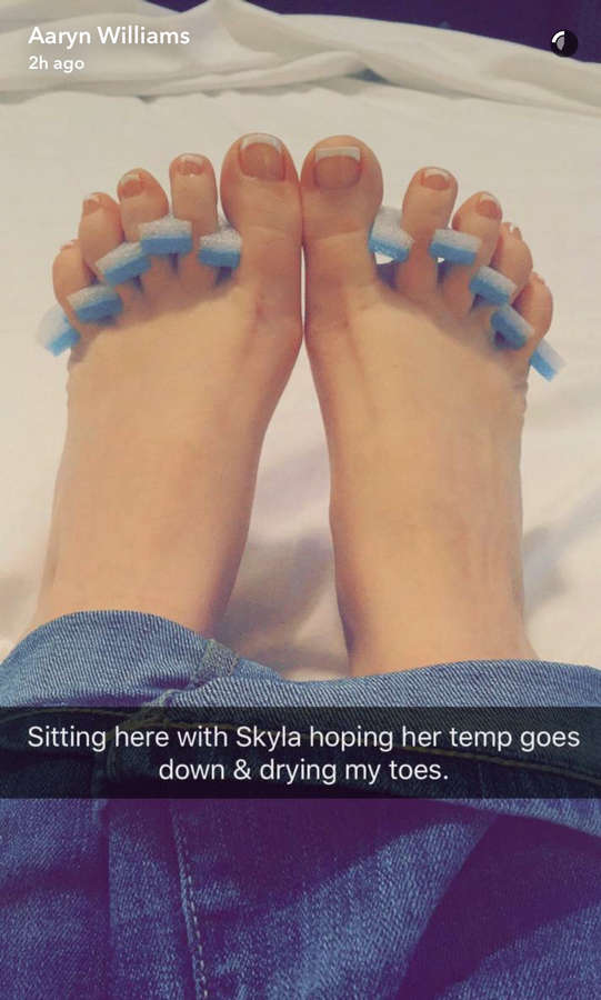 Aaryn Gries Feet
