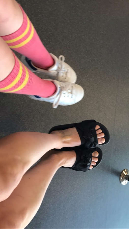 Kim Van Kooten Feet