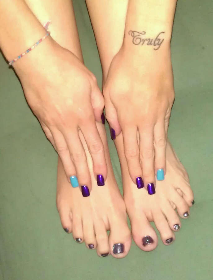 Vanessa Vixon Feet