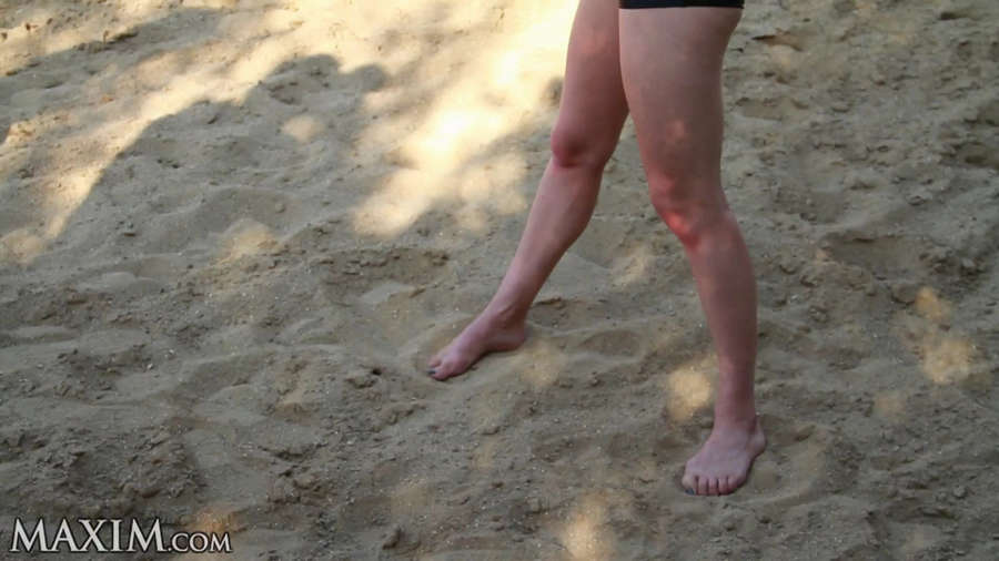 Yvonne Strahovski Feet