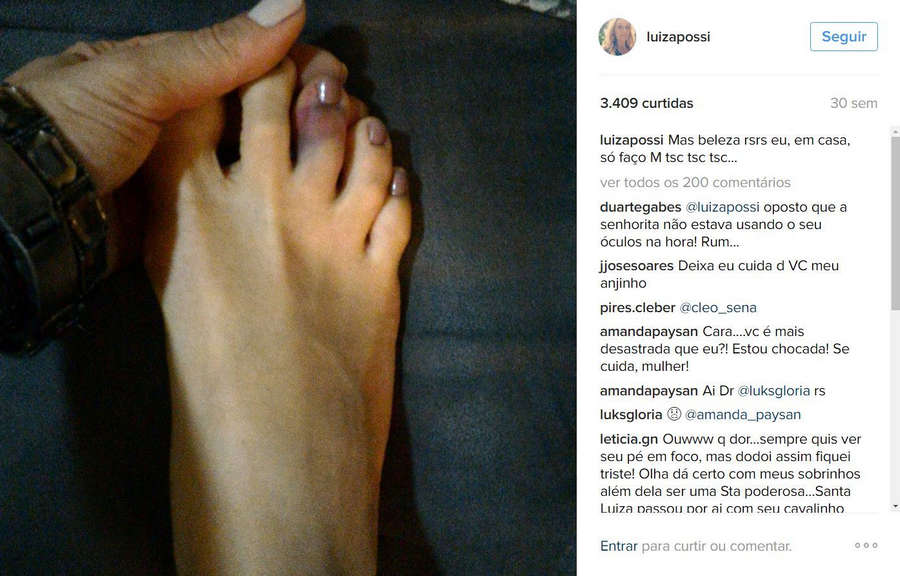 Luiza Possi Feet