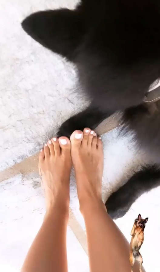 Athina Oikonomakou Feet