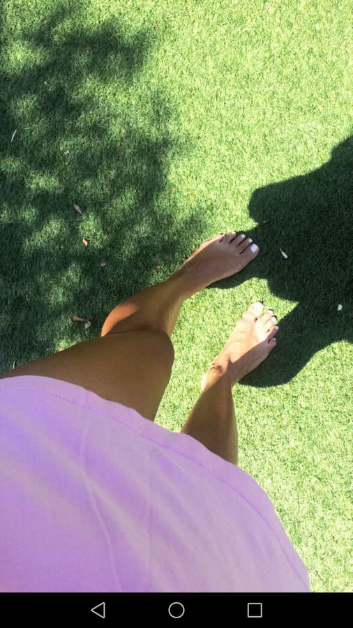 Tonia Papamihalopoulou Feet
